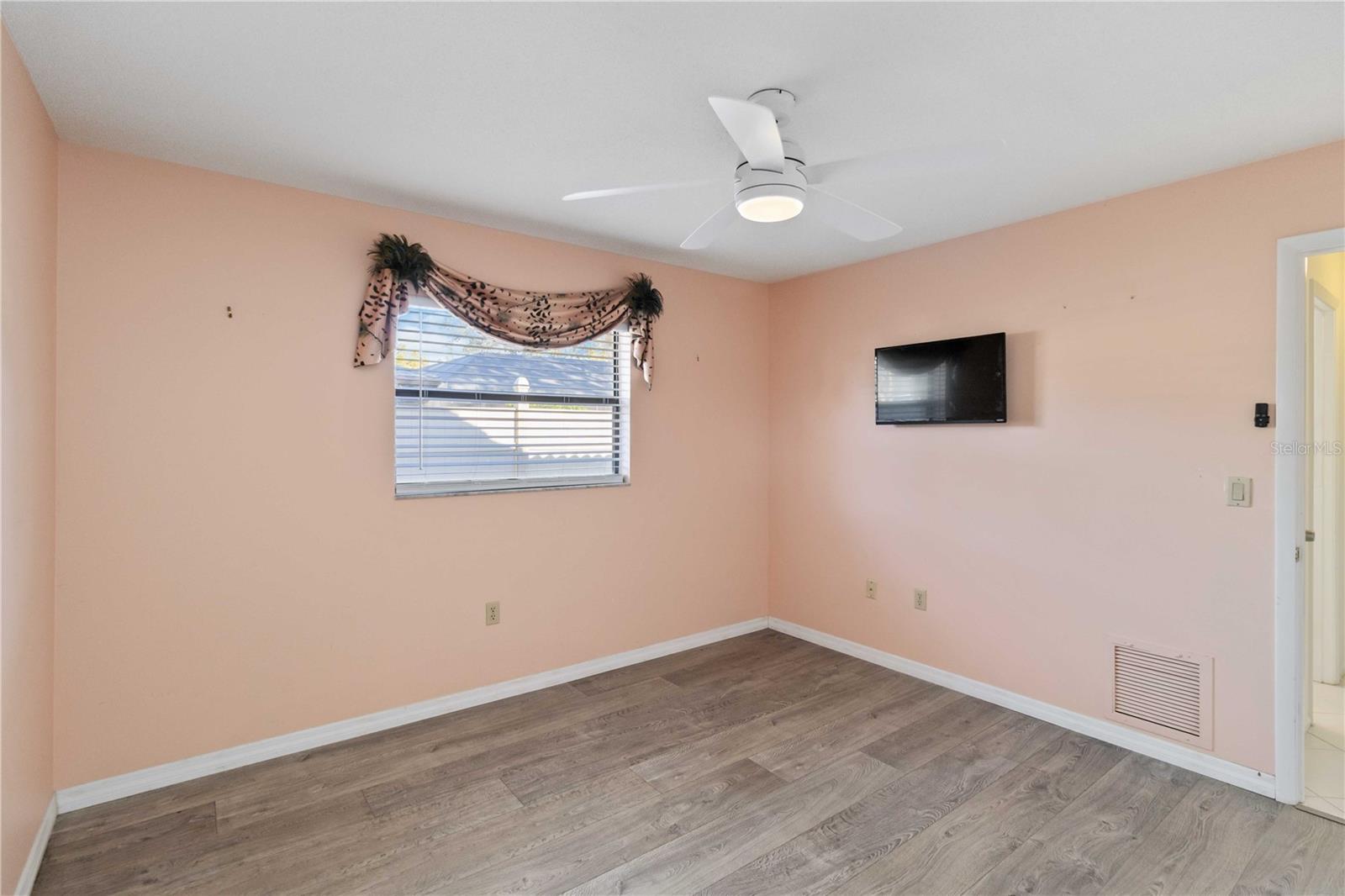 3876 TORREY PINES BLVD