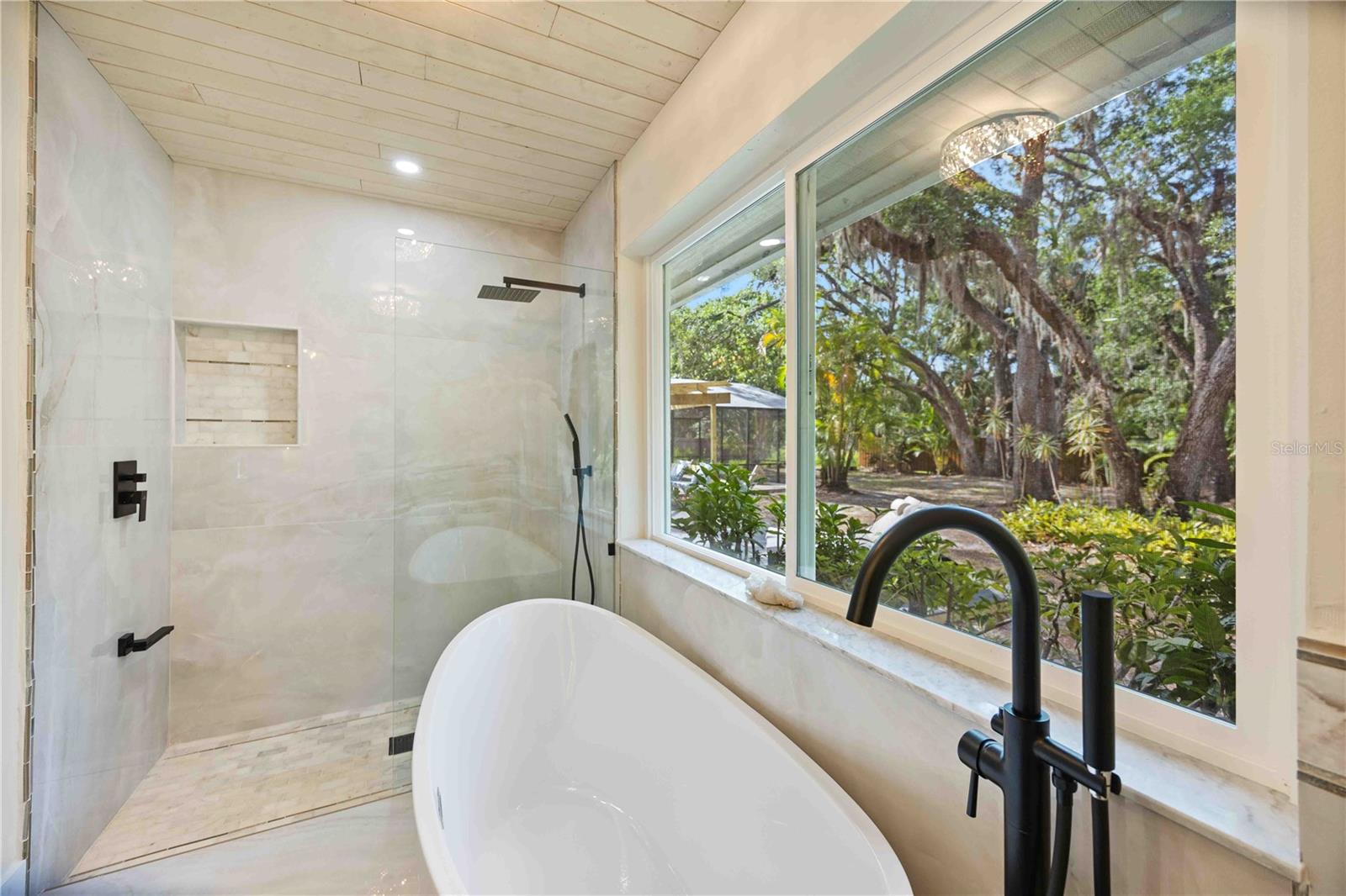 4916 HIDDEN OAKS TRL