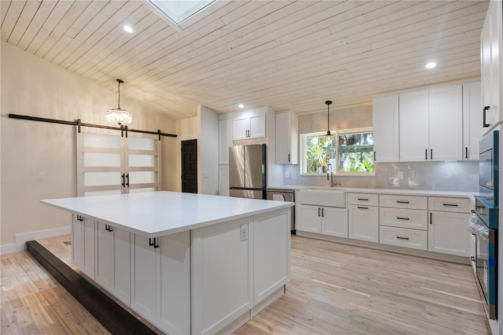 4916 HIDDEN OAKS TRL