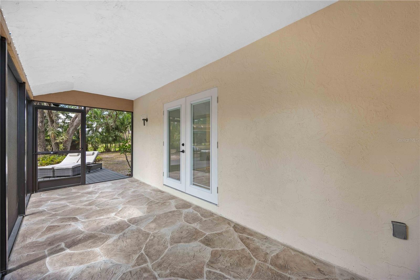 4916 HIDDEN OAKS TRL