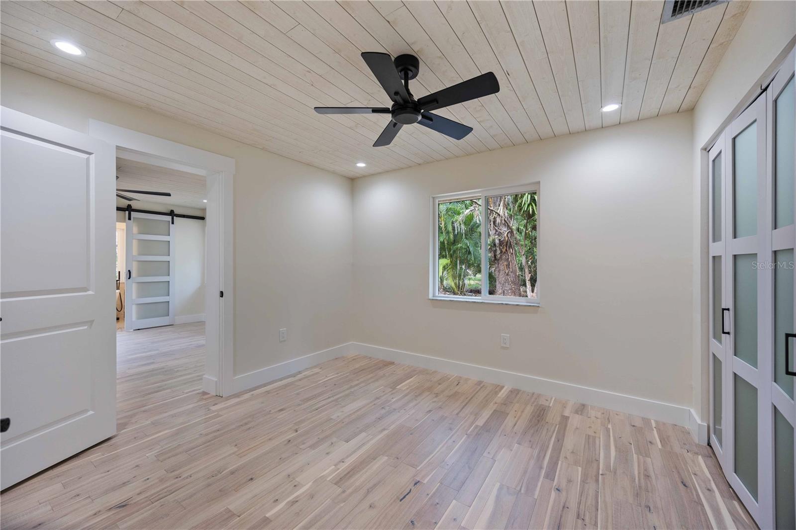 4916 HIDDEN OAKS TRL