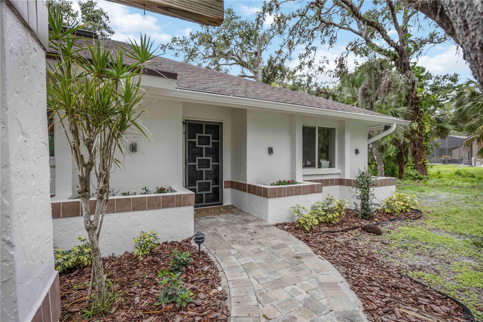 4916 HIDDEN OAKS TRL