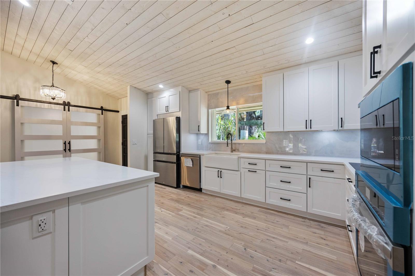 4916 HIDDEN OAKS TRL