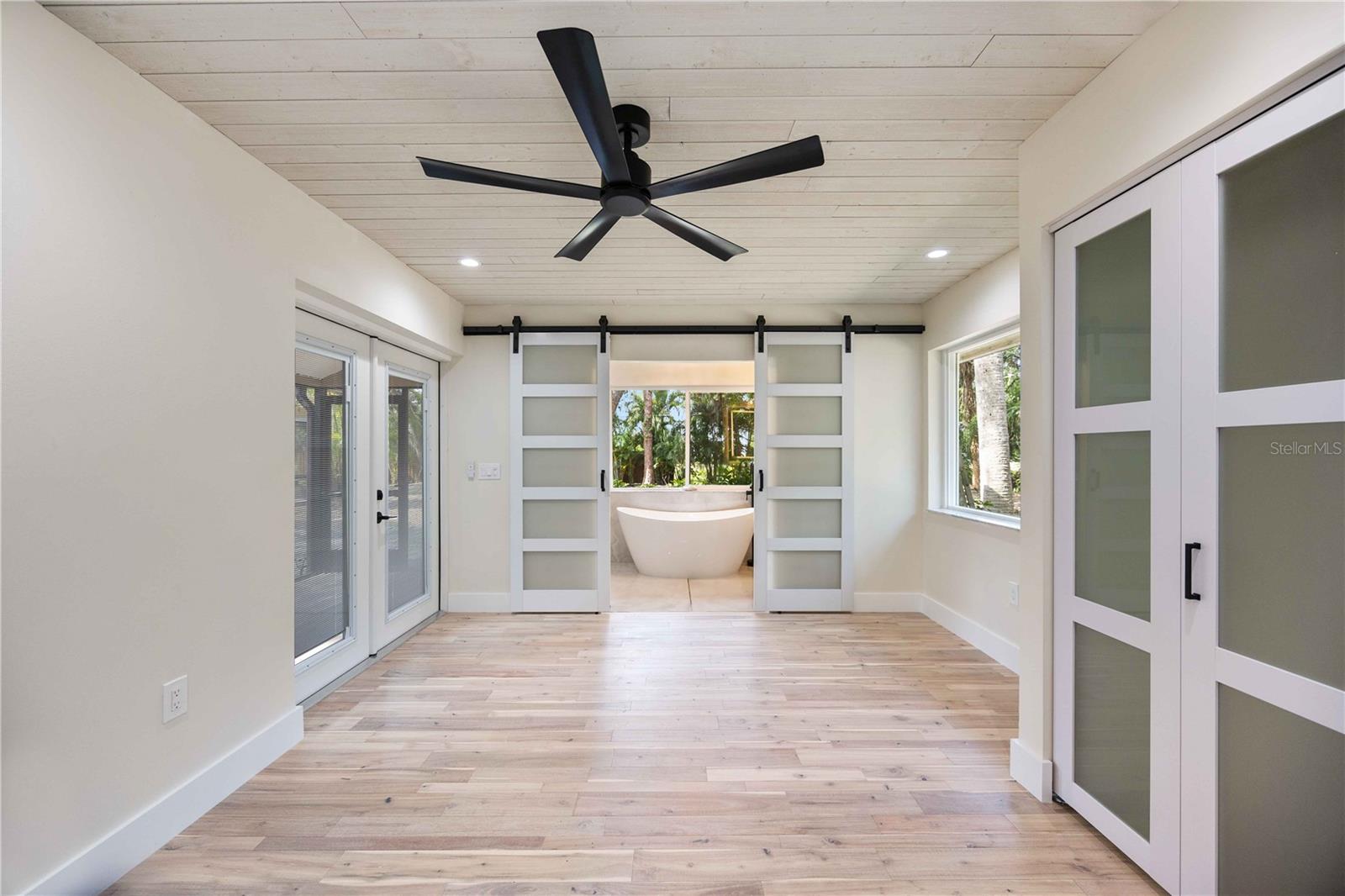 4916 HIDDEN OAKS TRL