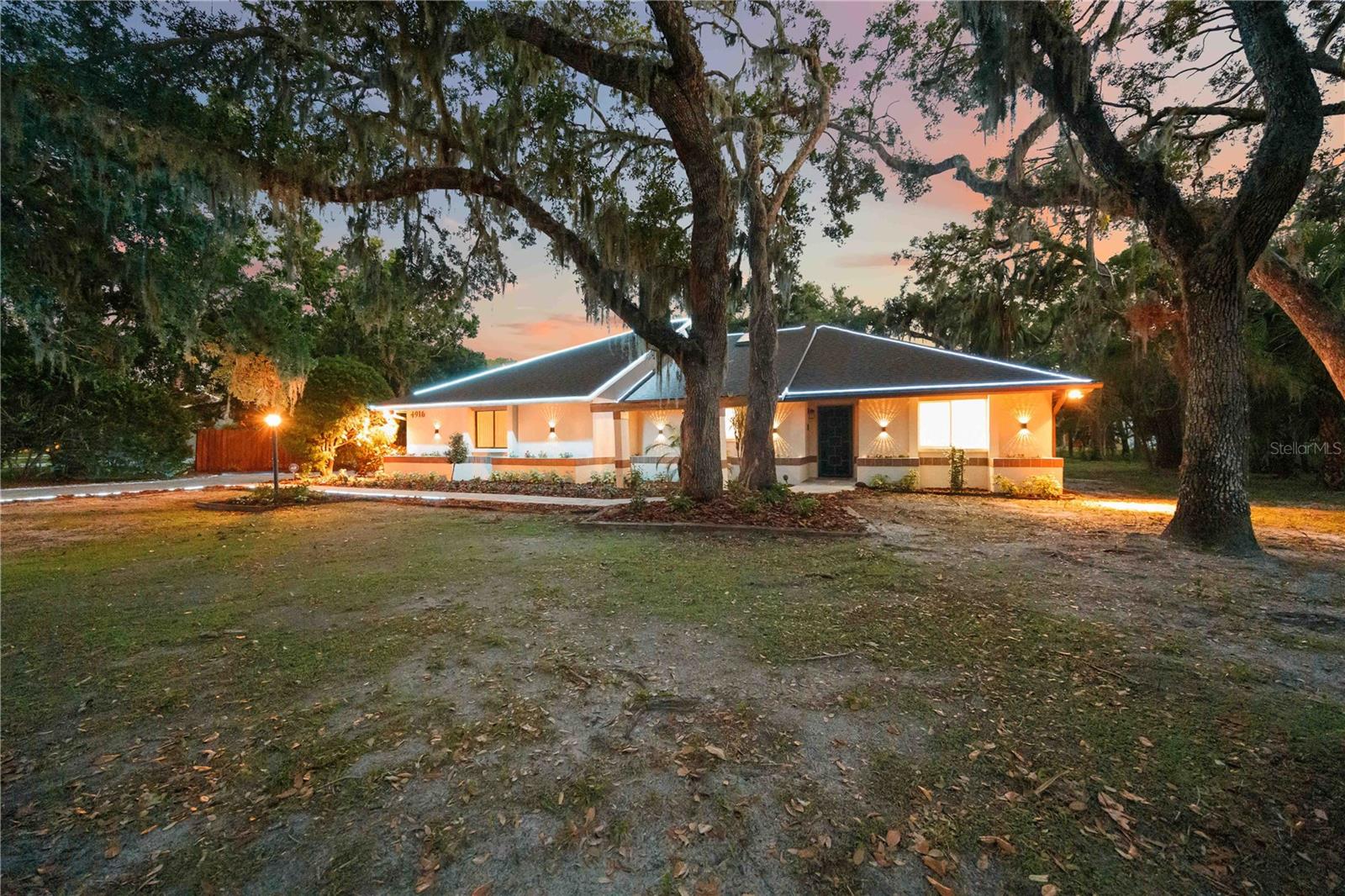 4916 HIDDEN OAKS TRL