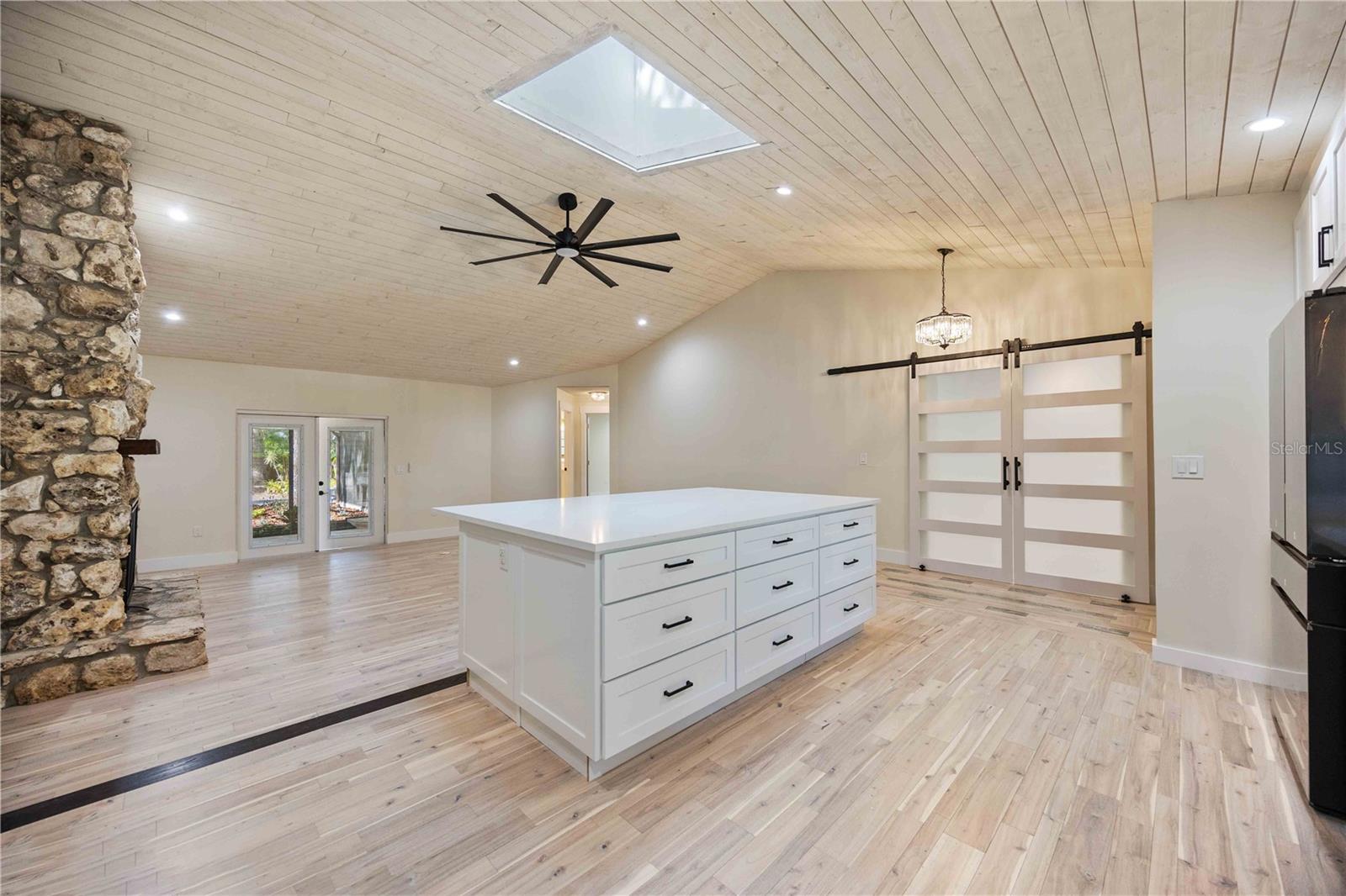 4916 HIDDEN OAKS TRL