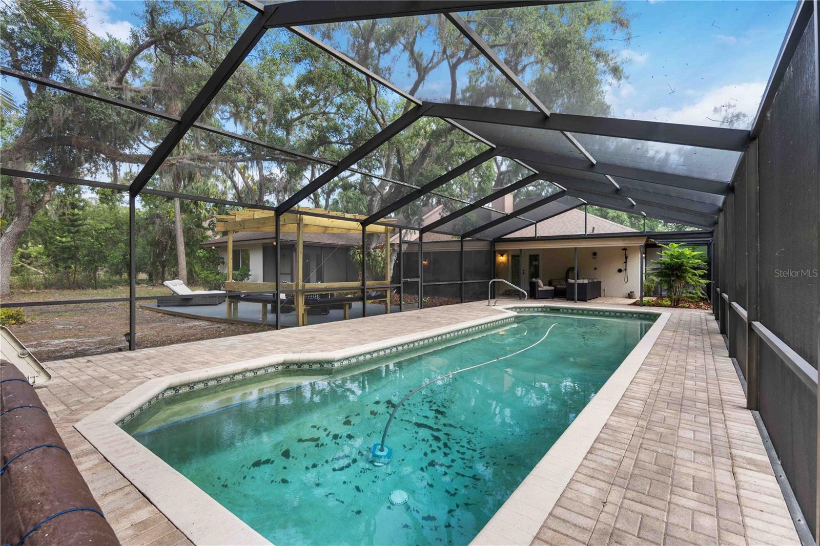 4916 HIDDEN OAKS TRL