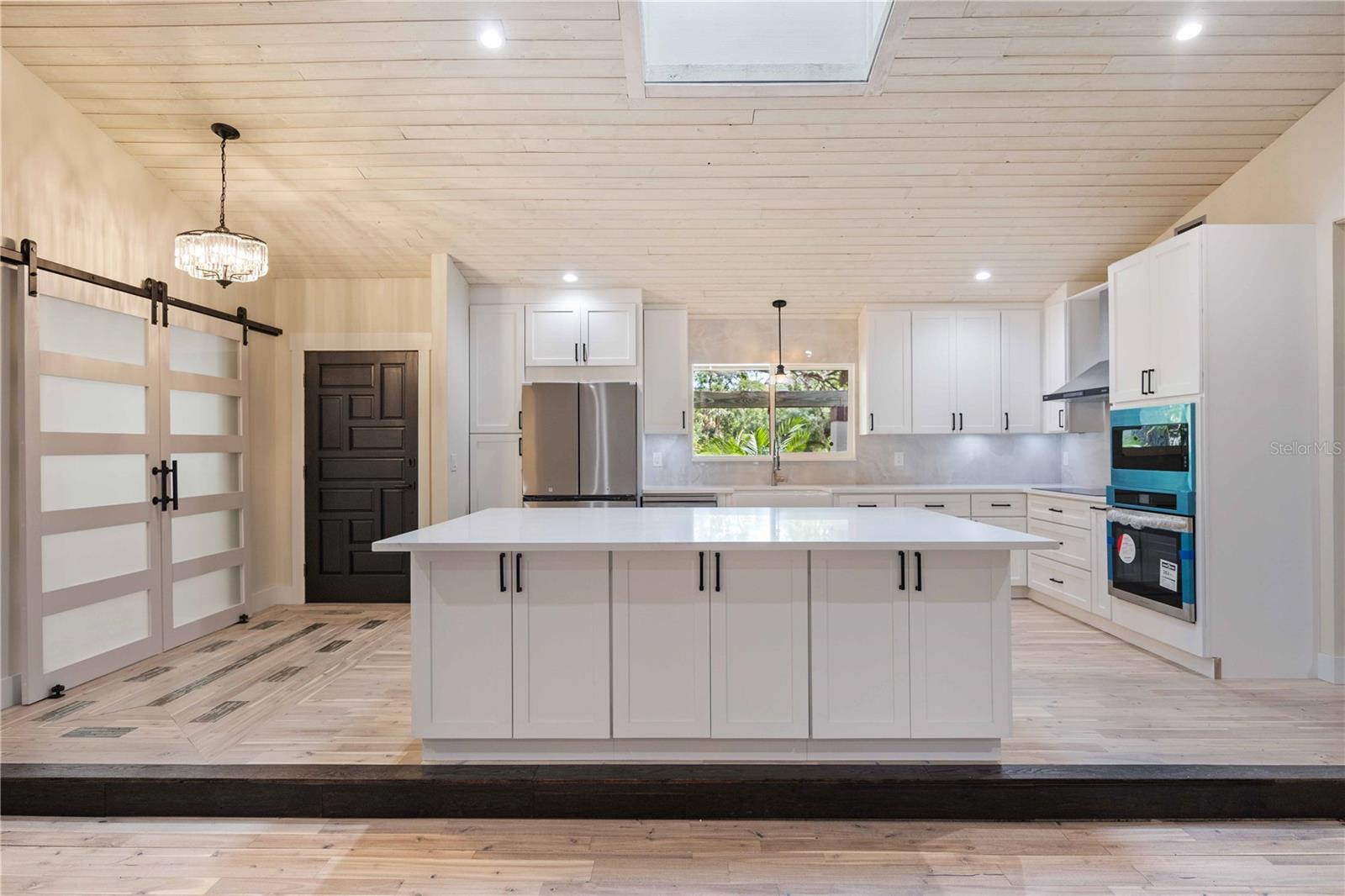 4916 HIDDEN OAKS TRL