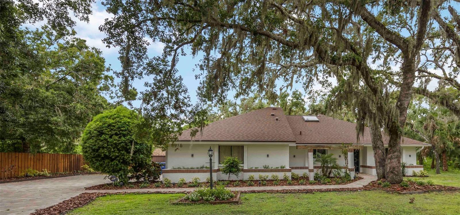 4916 HIDDEN OAKS TRL
