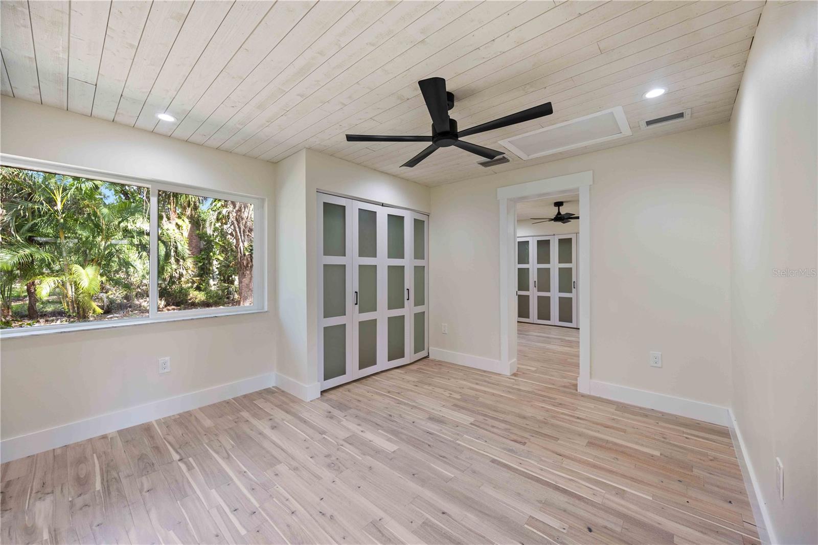 4916 HIDDEN OAKS TRL