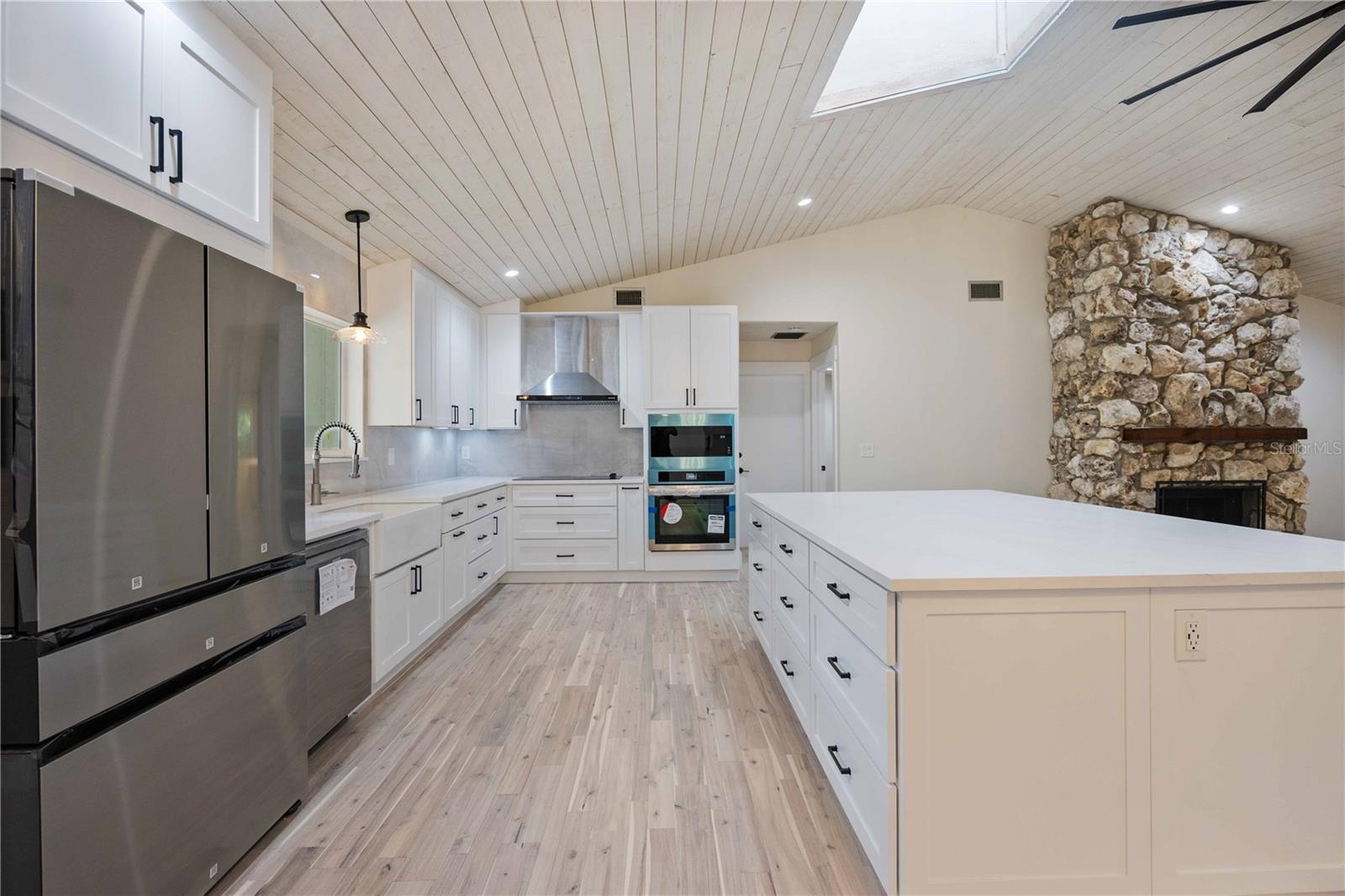 4916 HIDDEN OAKS TRL