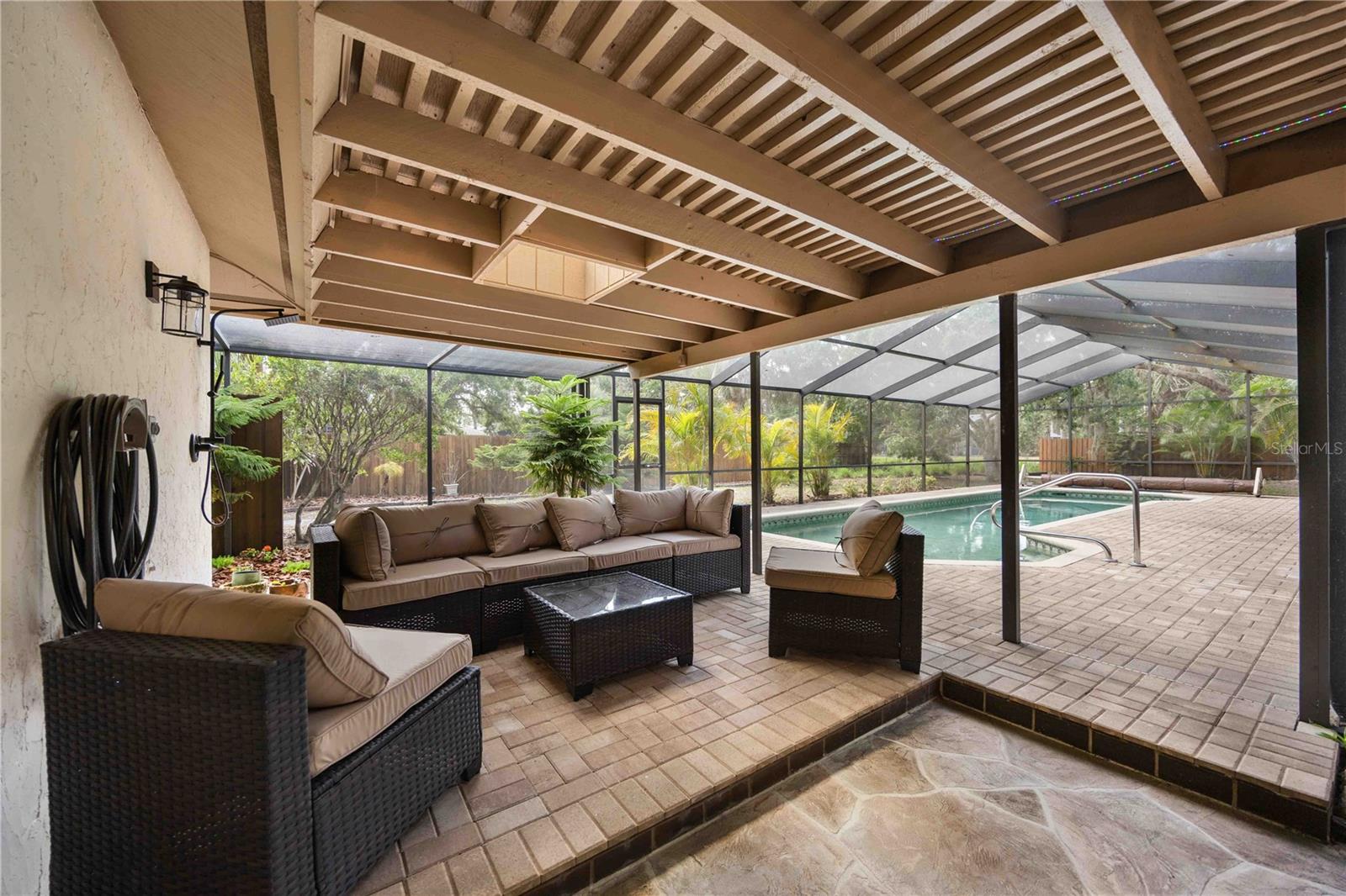 4916 HIDDEN OAKS TRL