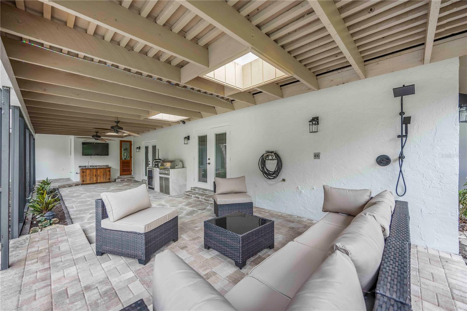 4916 HIDDEN OAKS TRL