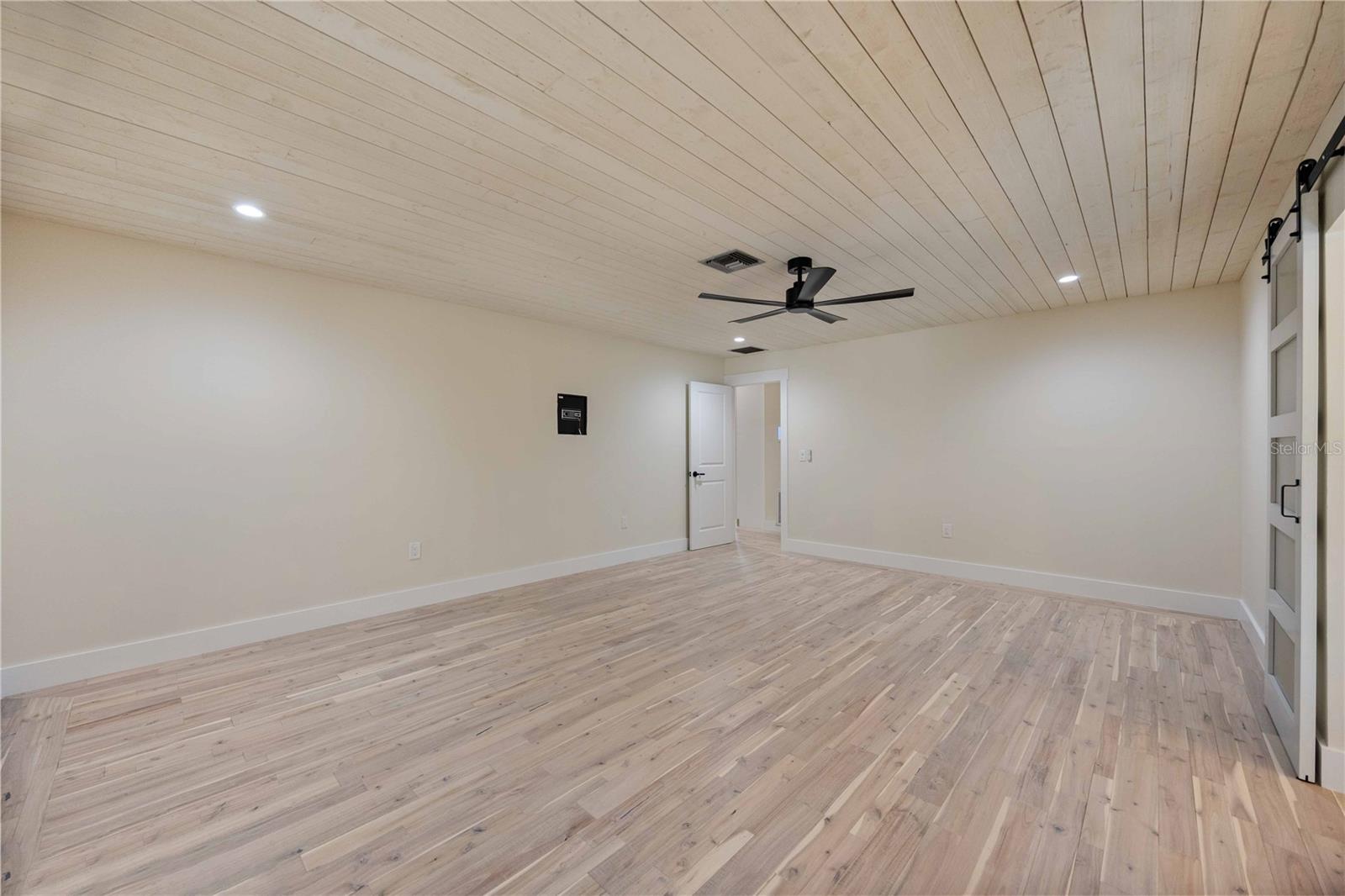 4916 HIDDEN OAKS TRL