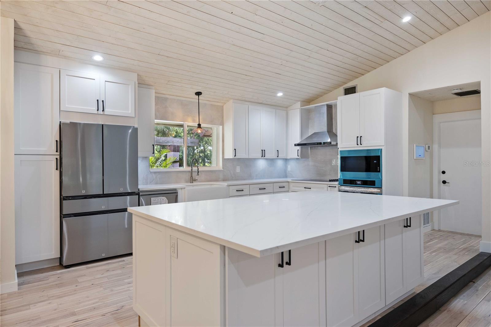4916 HIDDEN OAKS TRL