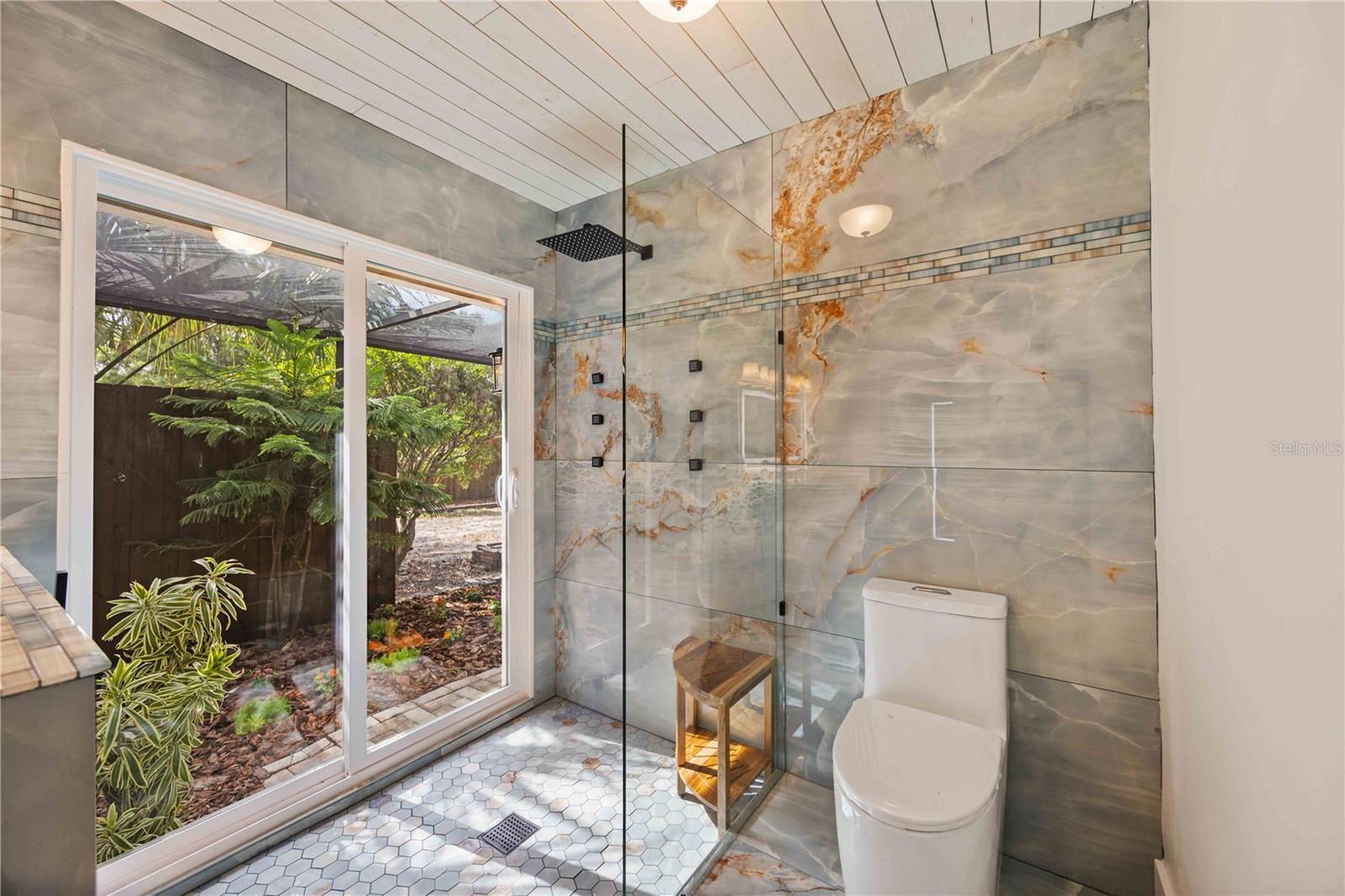4916 HIDDEN OAKS TRL