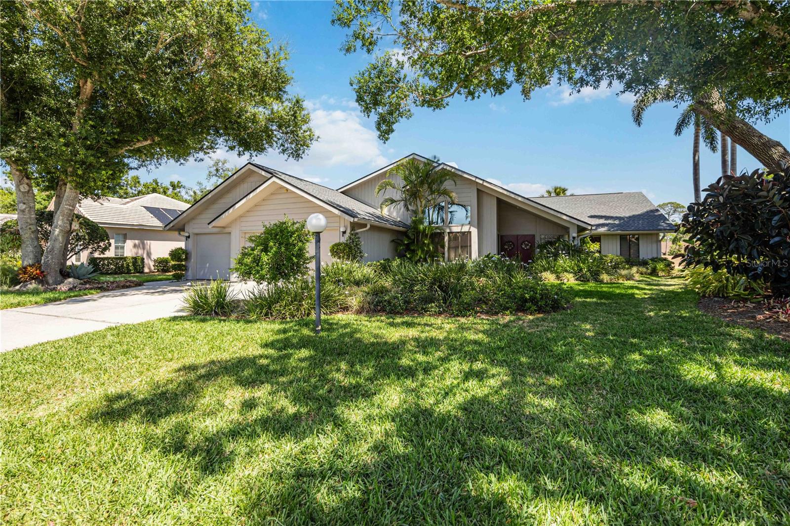8142 MISTY OAKS BLVD