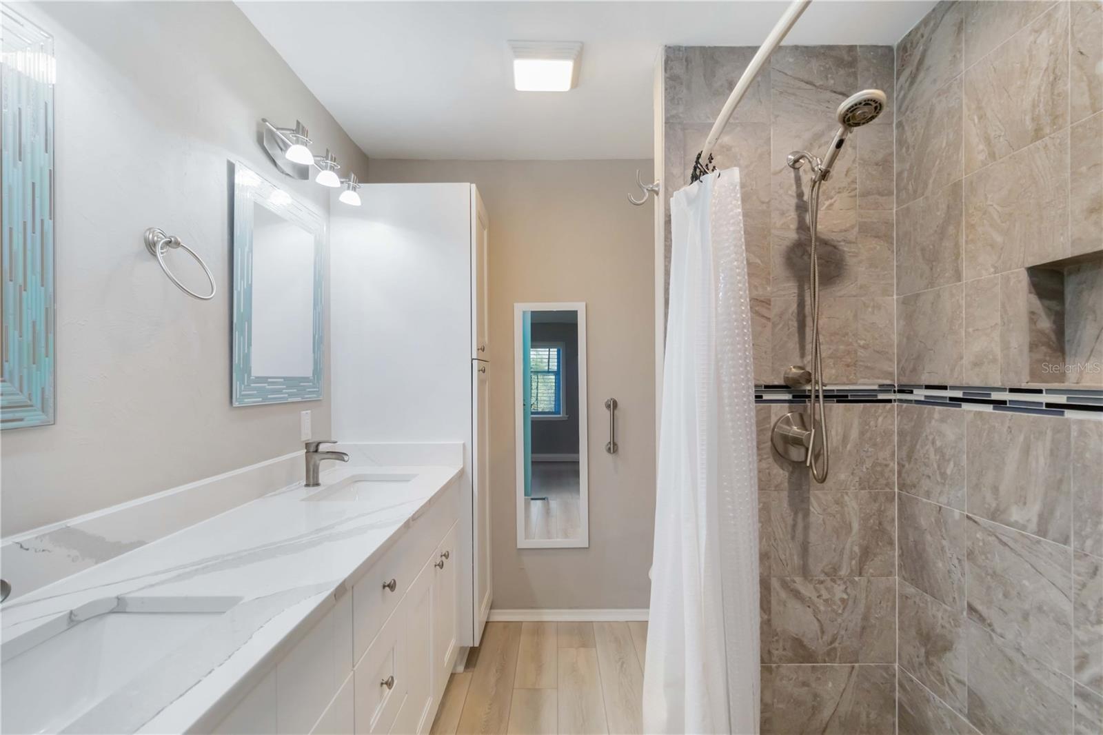 4629 WHIRLAWAY DR #B