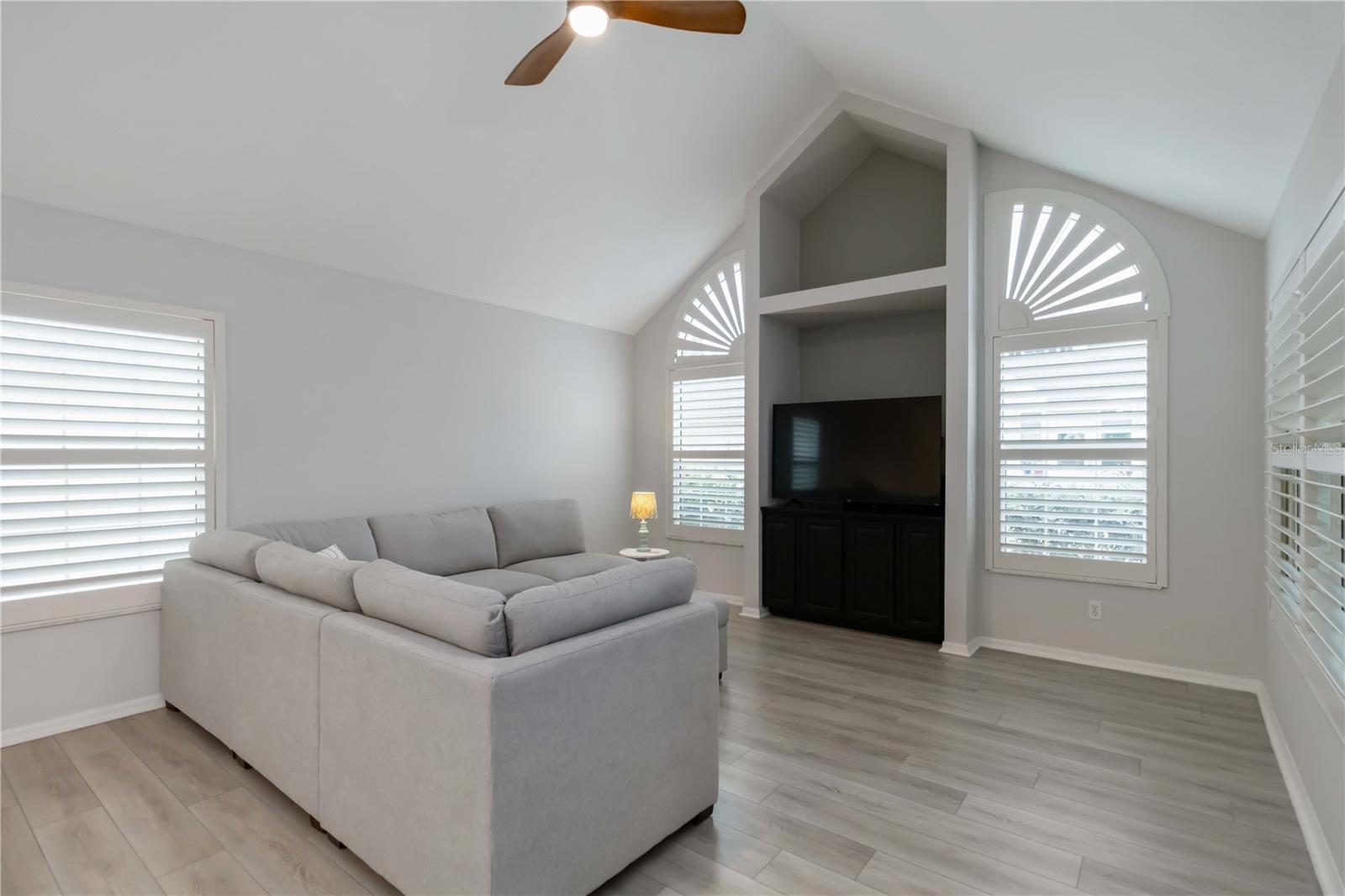 4629 WHIRLAWAY DR #B