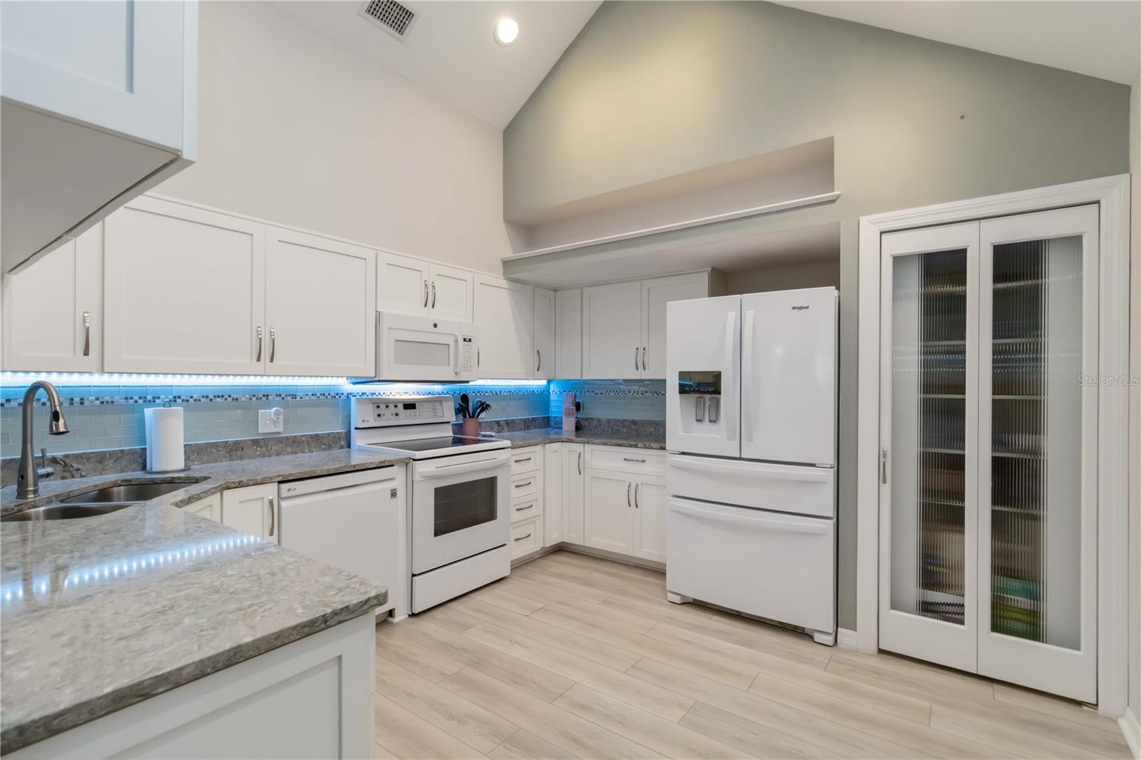 4629 WHIRLAWAY DR #B