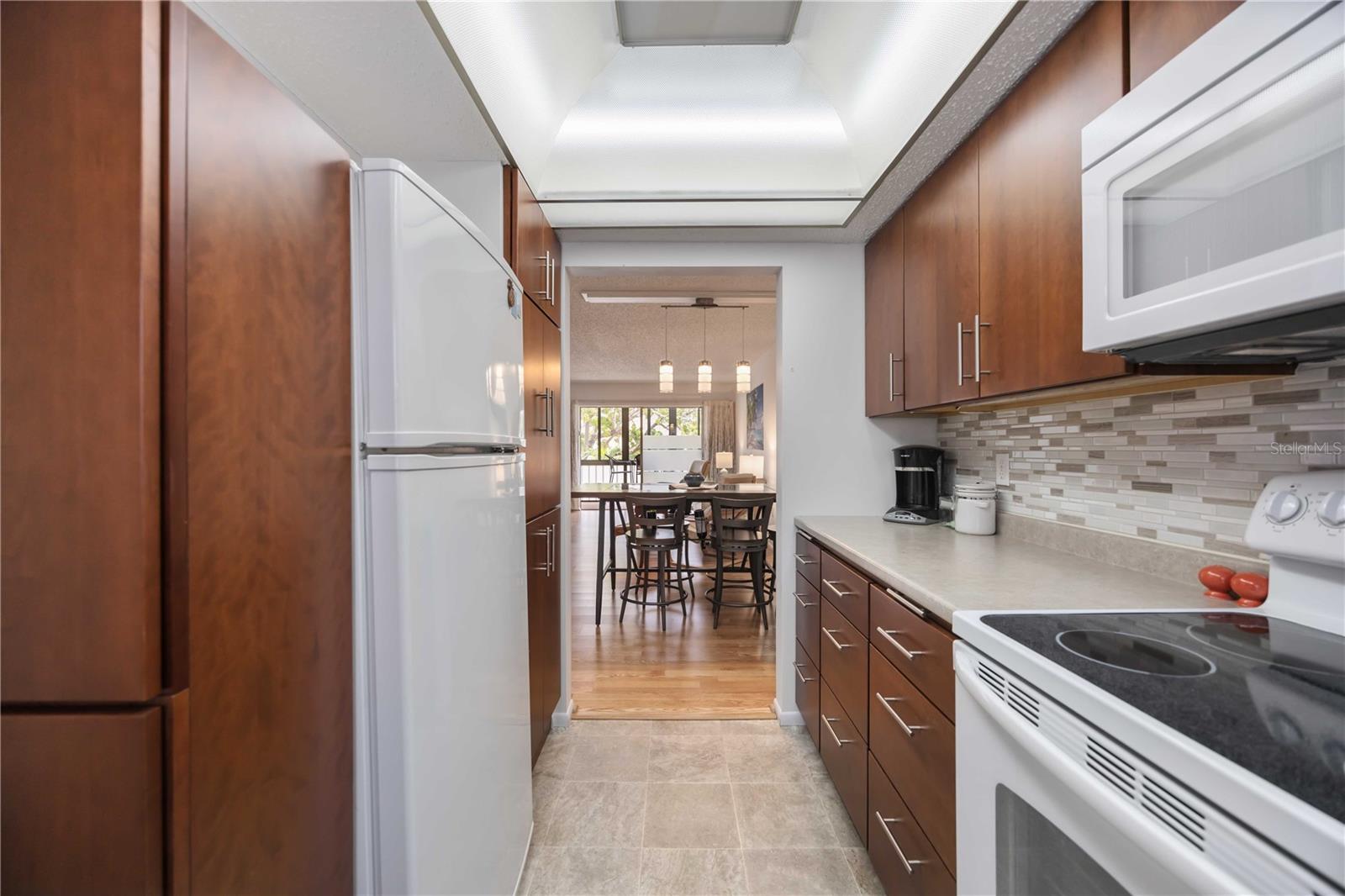 2220 STICKNEY POINT RD #528