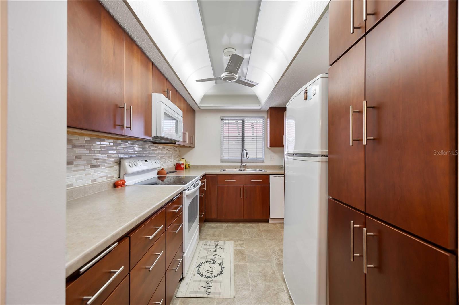 2220 STICKNEY POINT RD #528