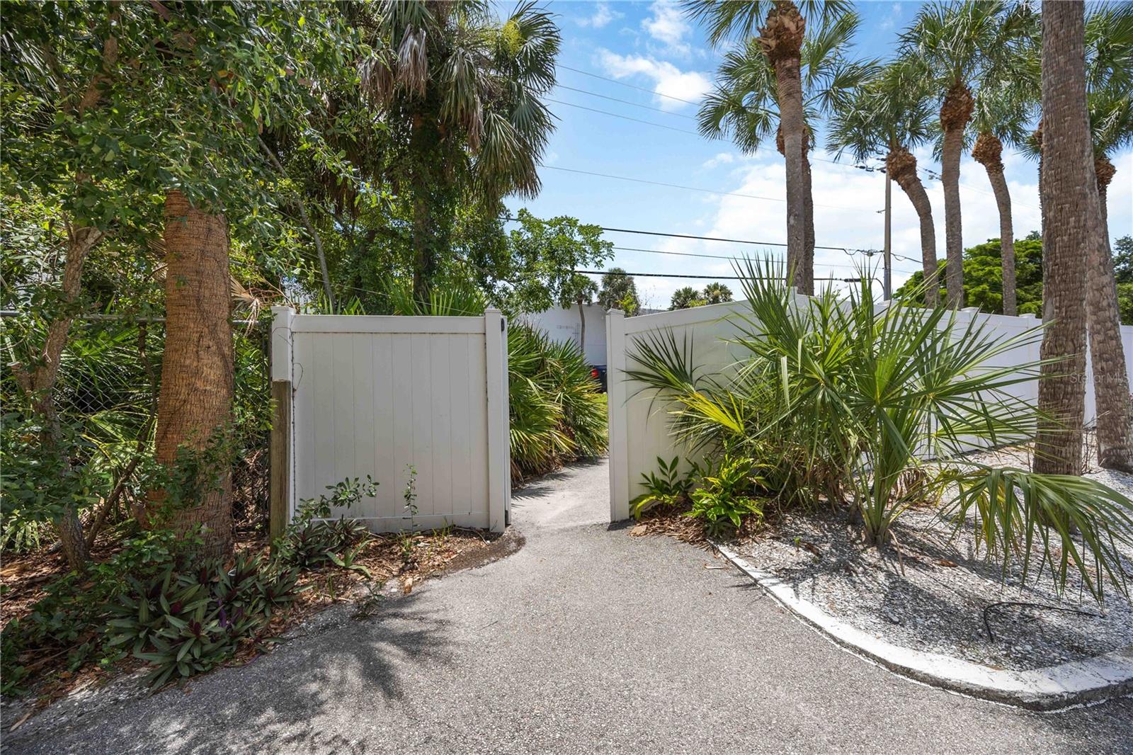 2220 STICKNEY POINT RD #528