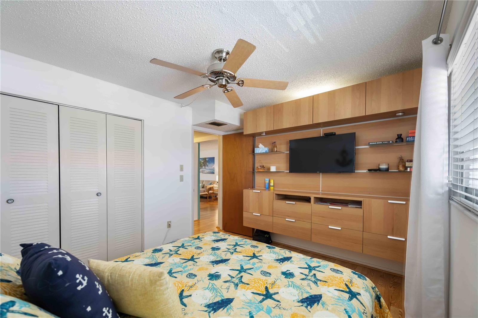 2220 STICKNEY POINT RD #528