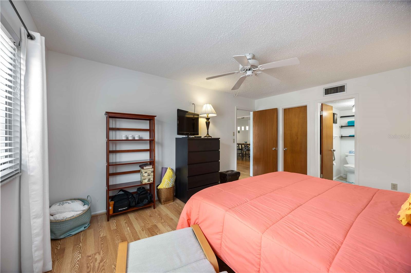 2220 STICKNEY POINT RD #528