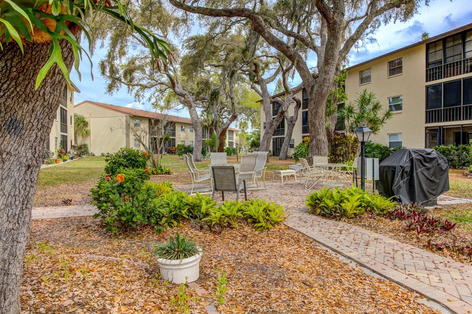 2220 STICKNEY POINT RD #528