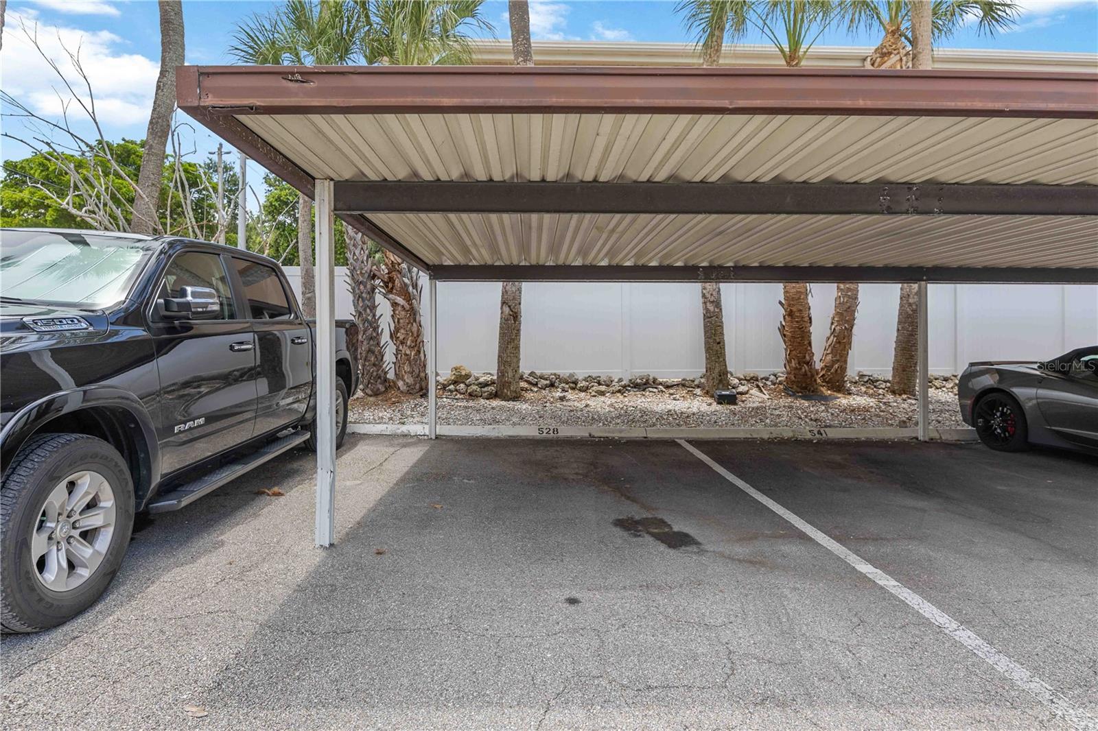 2220 STICKNEY POINT RD #528