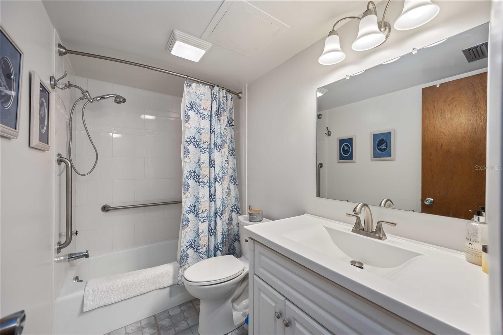 2220 STICKNEY POINT RD #528