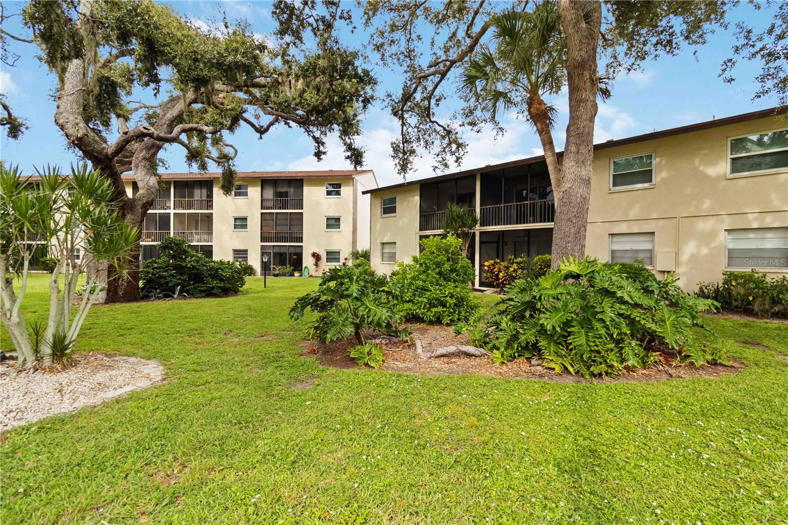 2300 STICKNEY POINT RD #125