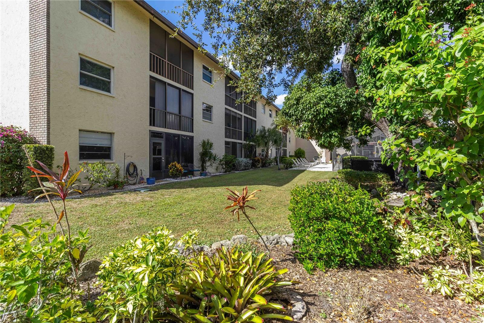 2240 STICKNEY POINT RD #238