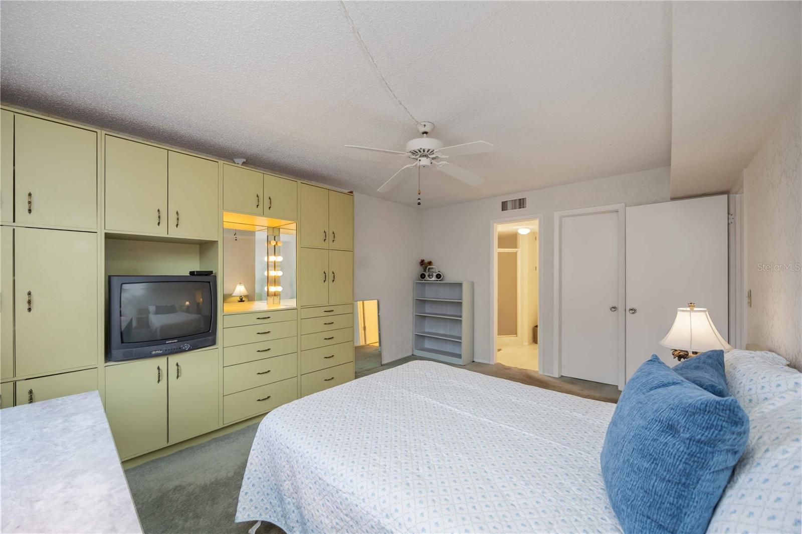 2220 STICKNEY POINT RD #524