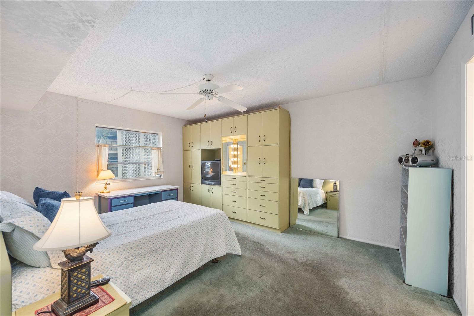 2220 STICKNEY POINT RD #524