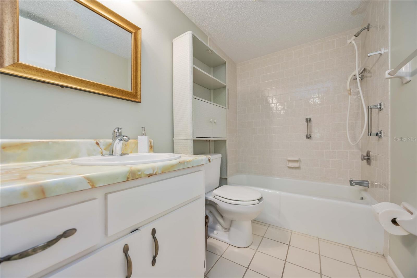 2220 STICKNEY POINT RD #524