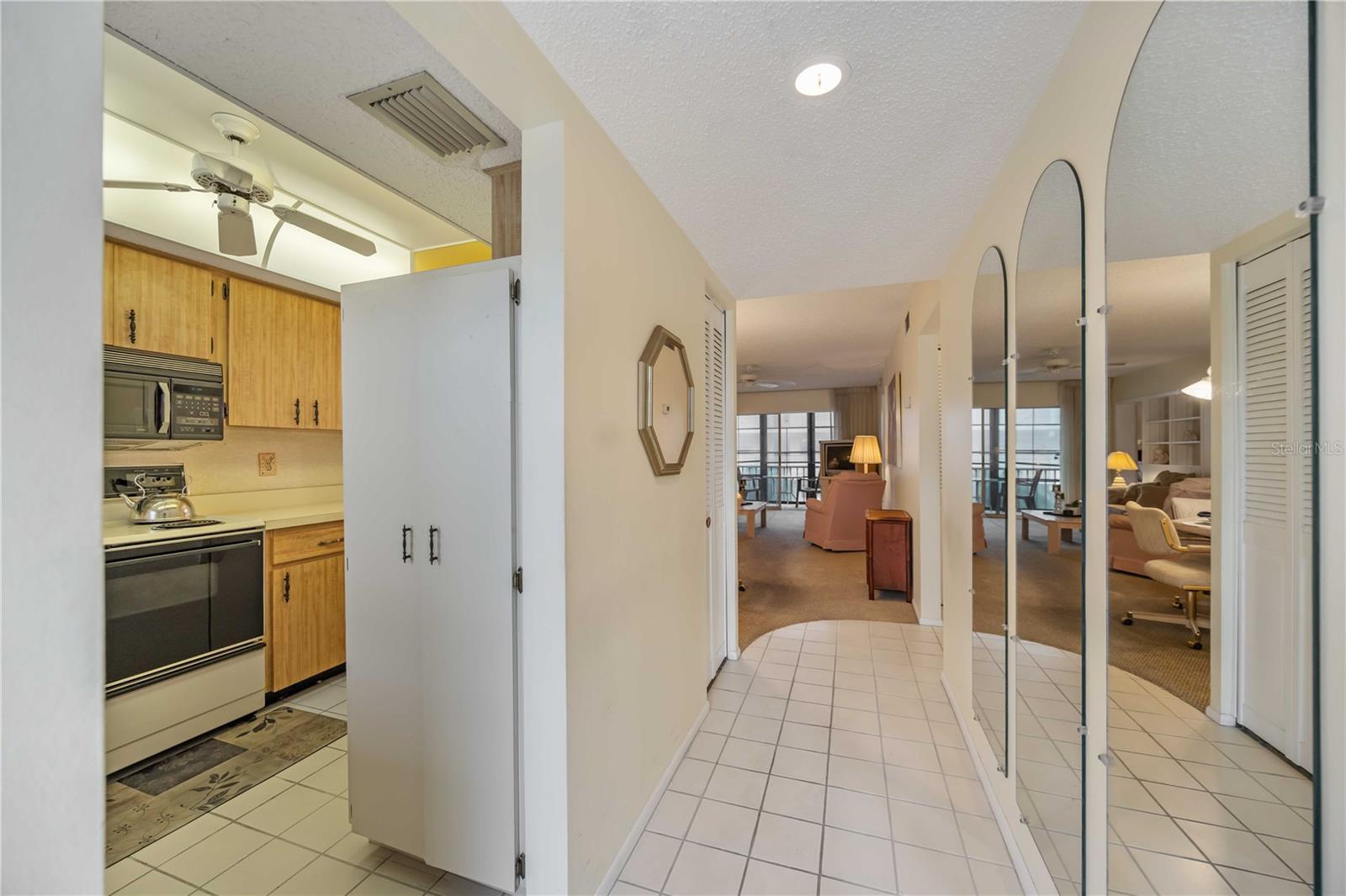 2220 STICKNEY POINT RD #524