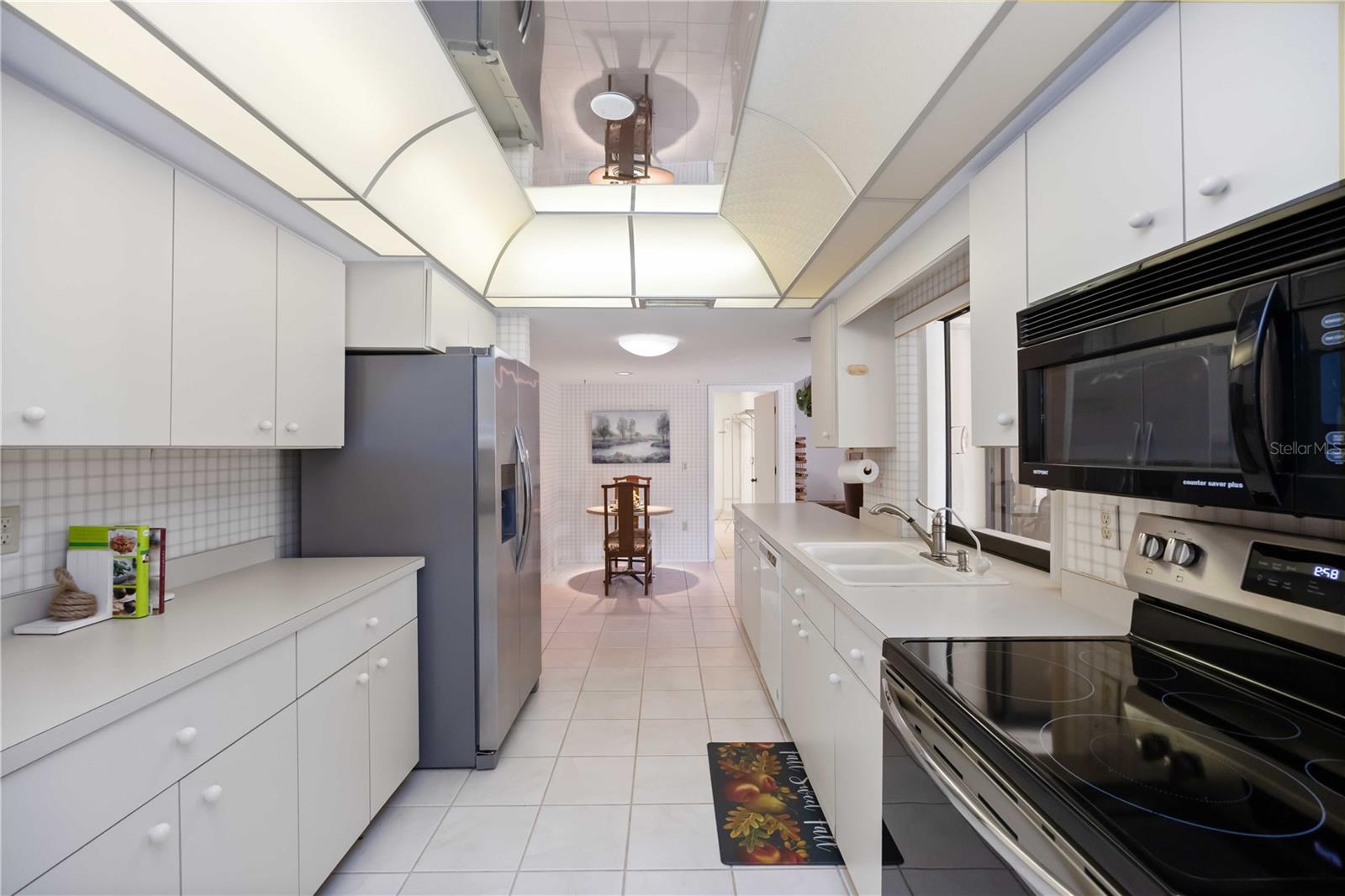 3947 COUNTRY VIEW DR