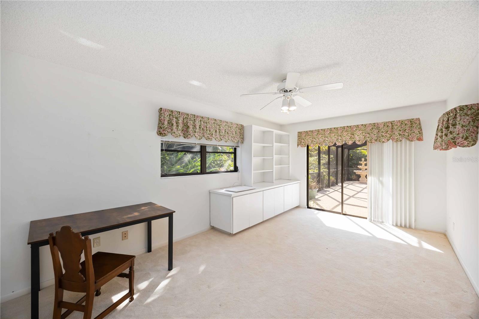 3947 COUNTRY VIEW DR