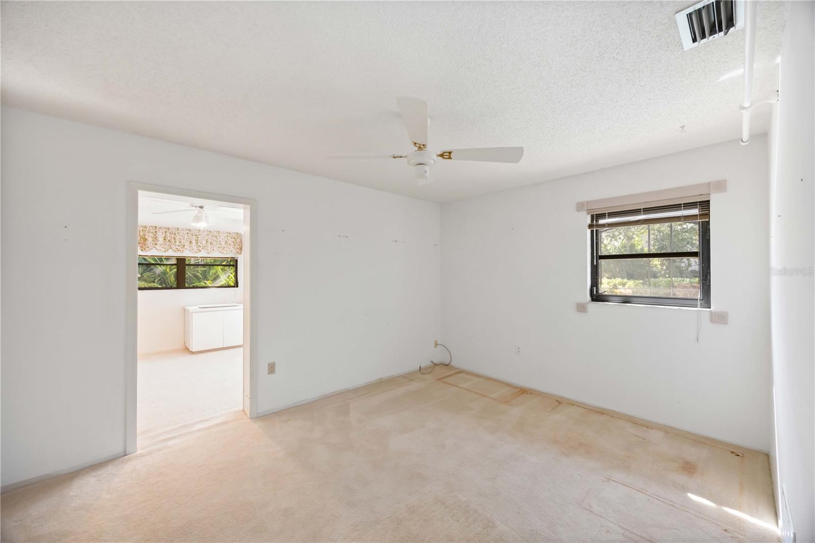 3947 COUNTRY VIEW DR