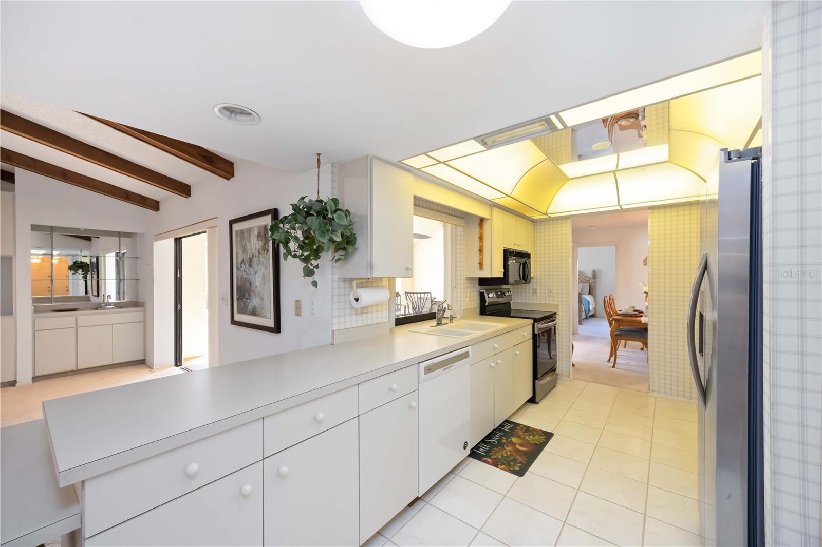 3947 COUNTRY VIEW DR