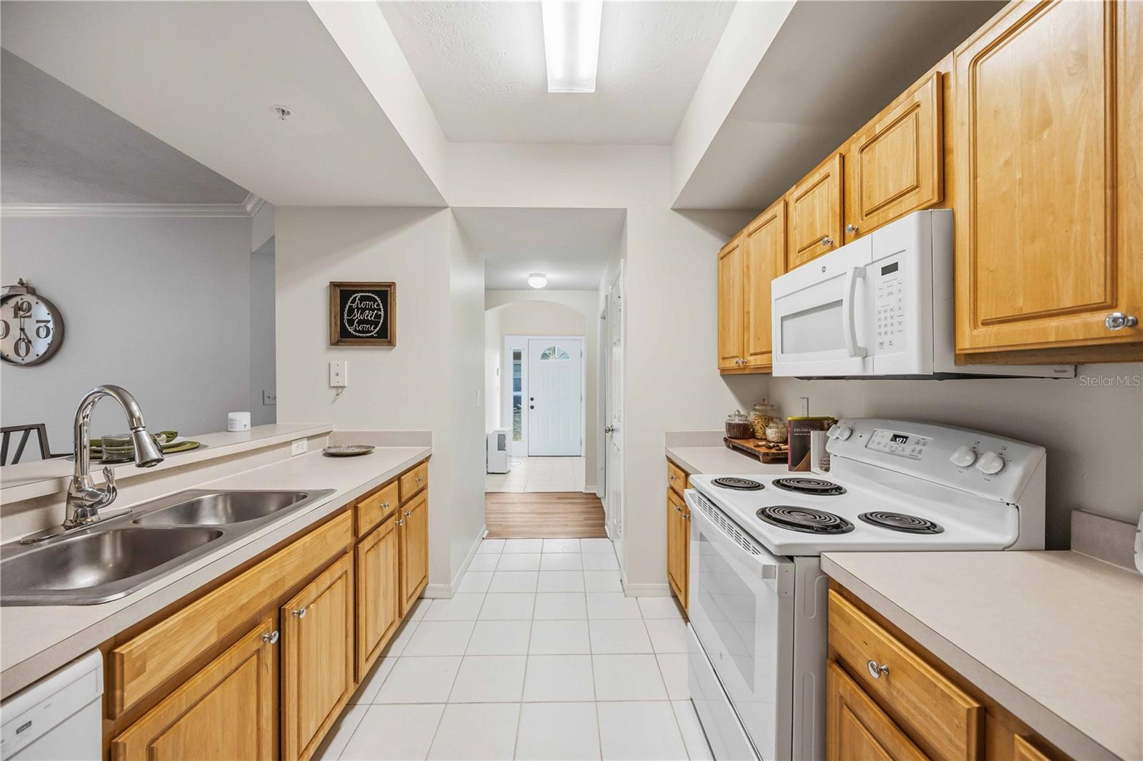 5721 BENTGRASS DR #20-104