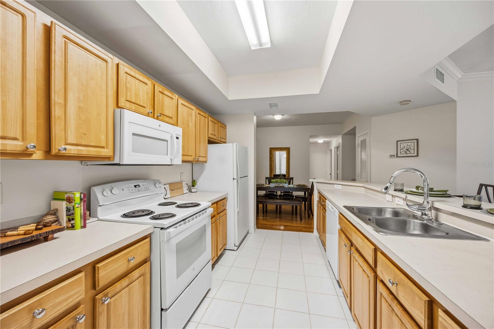 5721 BENTGRASS DR #20-104