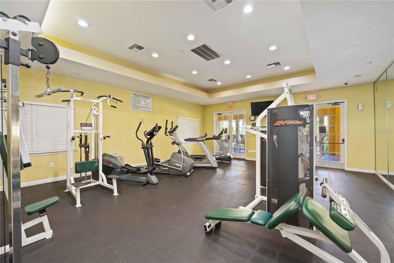 5721 BENTGRASS DR #20-104