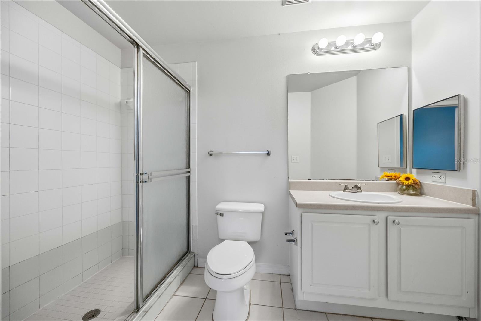 5721 BENTGRASS DR #20-104