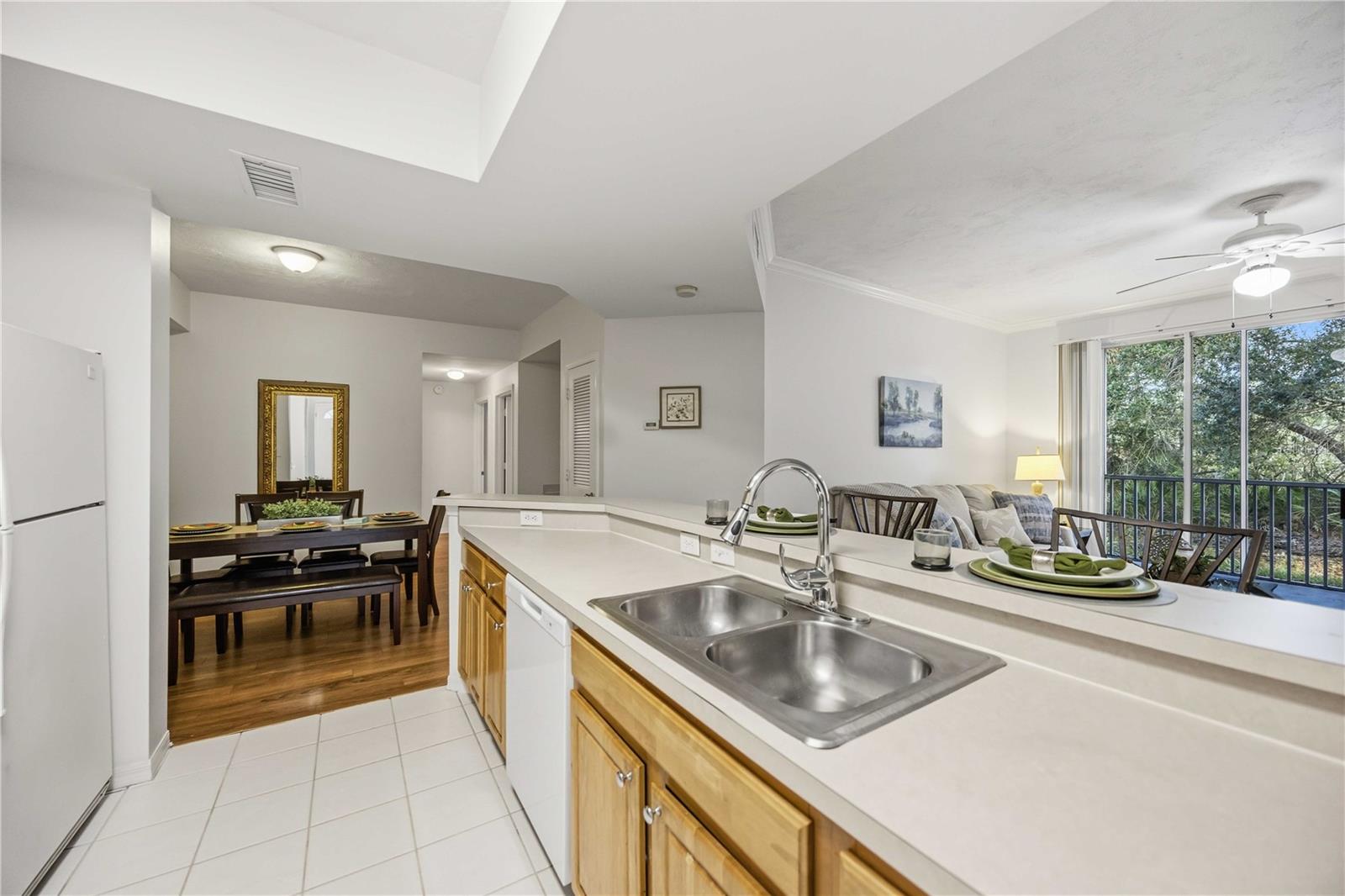 5721 BENTGRASS DR #20-104