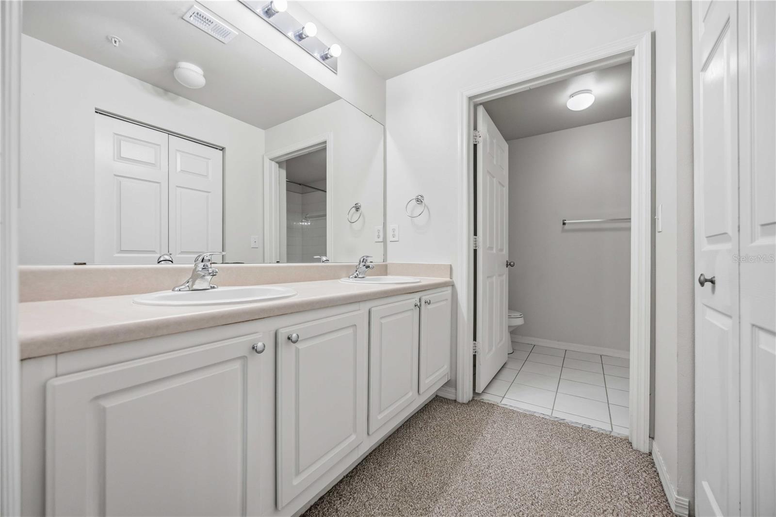 5721 BENTGRASS DR #20-104