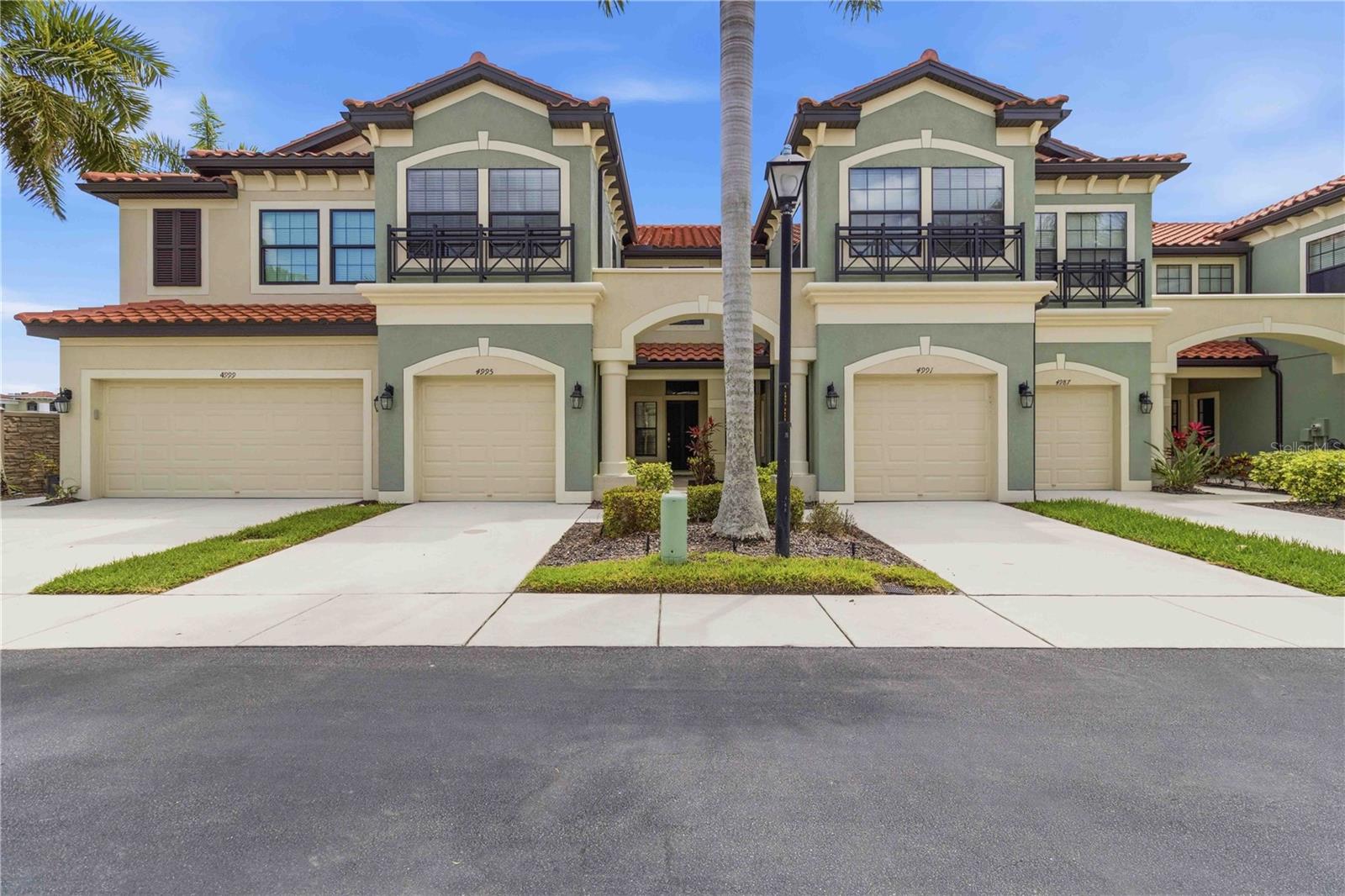 4995 OARSMAN CT