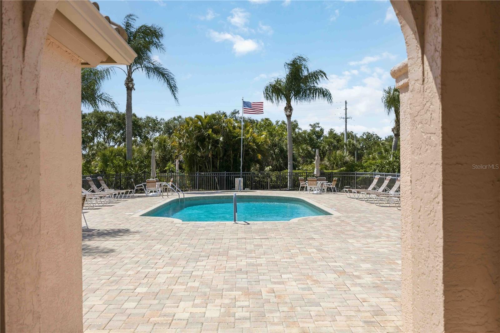 4072 JARDIN LN